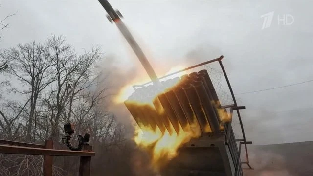 Российские бойцы нанесли удар по военному аэродрому и вражеской технике
